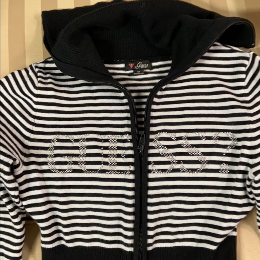 Guess zip up sweater - Picture 2 of 3